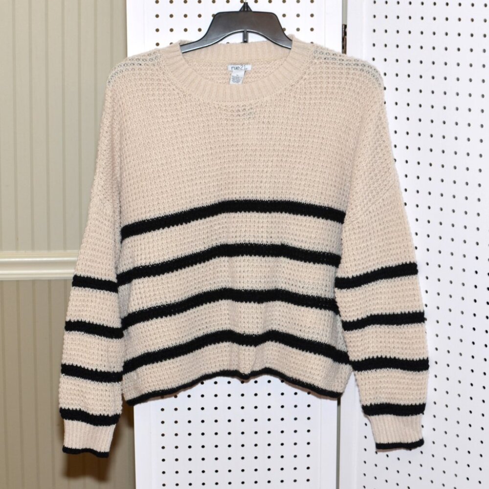 NWT Rue21 XL Oversized Black & Tan Striped Waffle Knit Long Sleeved Crop Sweater